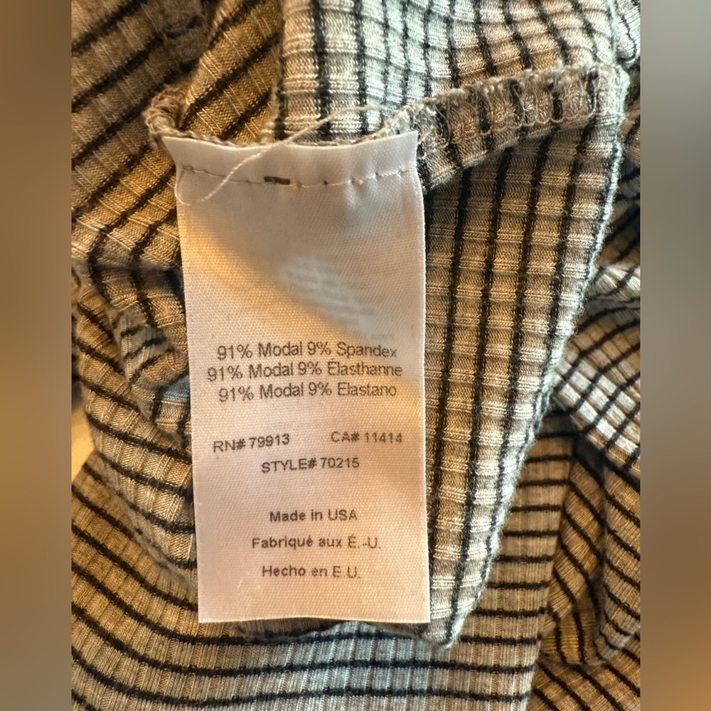 A Pea in the Pod. Grey Stripped Ribbed Henley Tshirt Dress/nightgown. Size Med - Picture 5 of 5